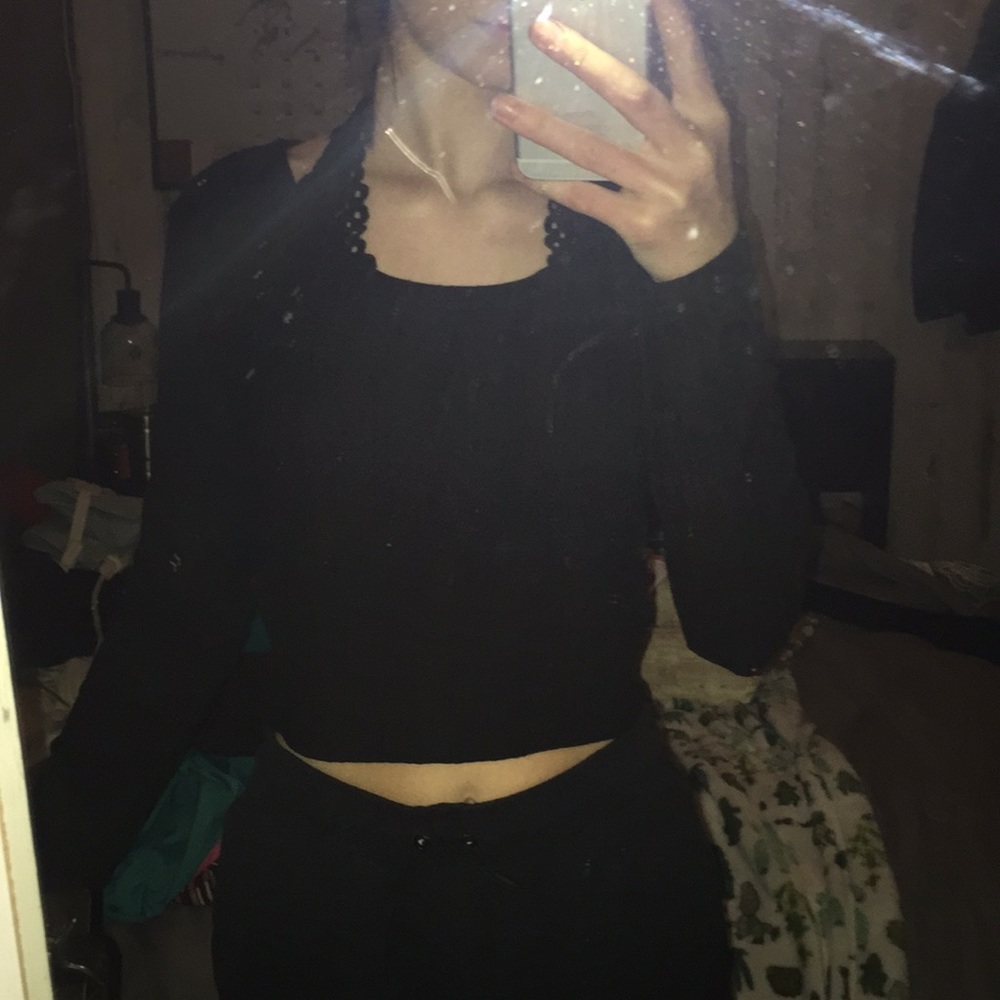 Forever 21 Black long sleeve Crop top